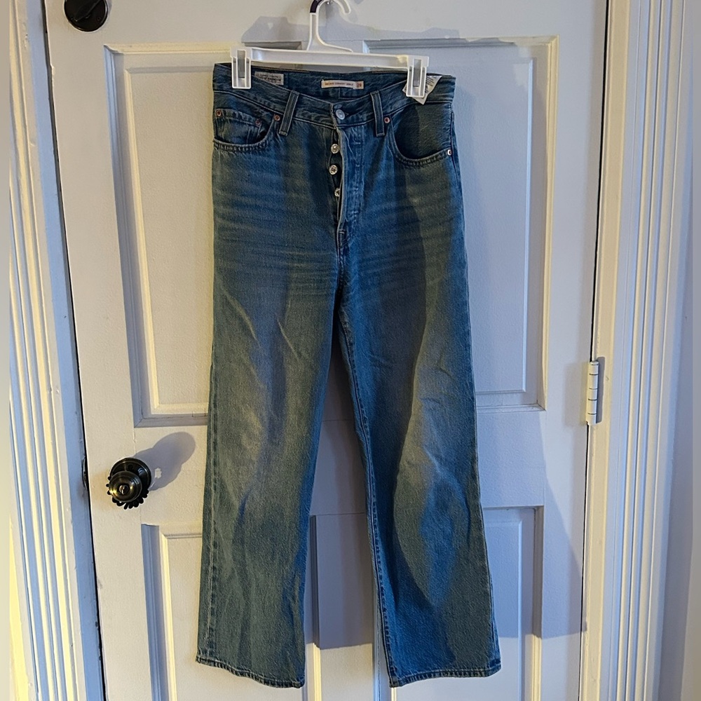 Levi’s ribcage straight ankle denim size 28